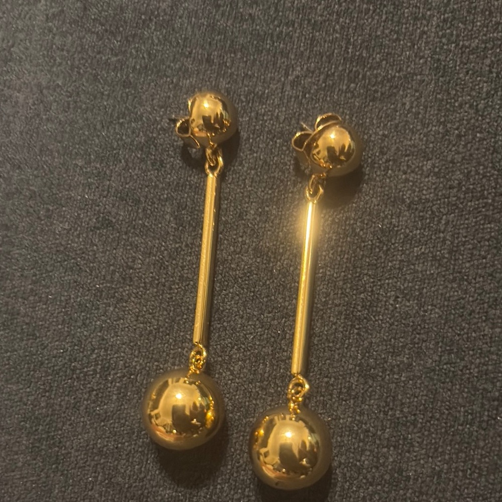 Elegant Gold Drop Earrings